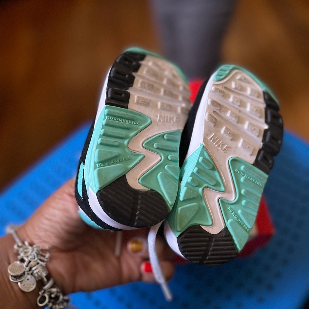 Nike - Picture 2 of 2